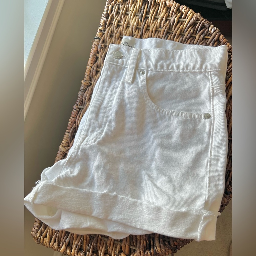 JCrew size 4 shorts never worn but without tags💕